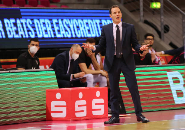 速引发了球 速引发了球