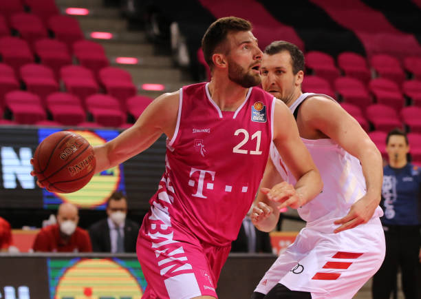 球队依然有 球队依然有